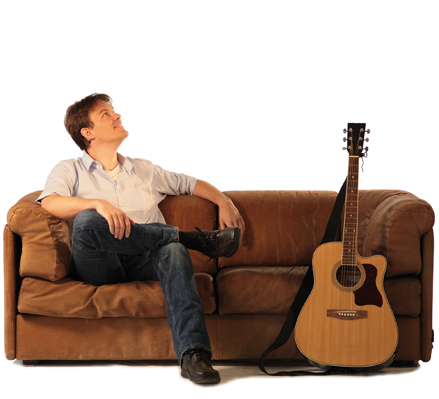 Mario Rembold auf der Couch (Foto &copy; Thorsten Franzen)